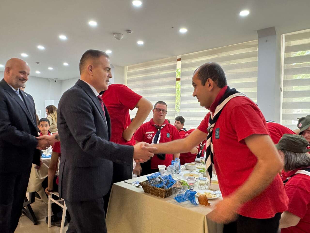 Menteşe’de Anlamlı Buluşma: Vali Akbıyık Engelli Bireylerle Bir Araya Geldi 2